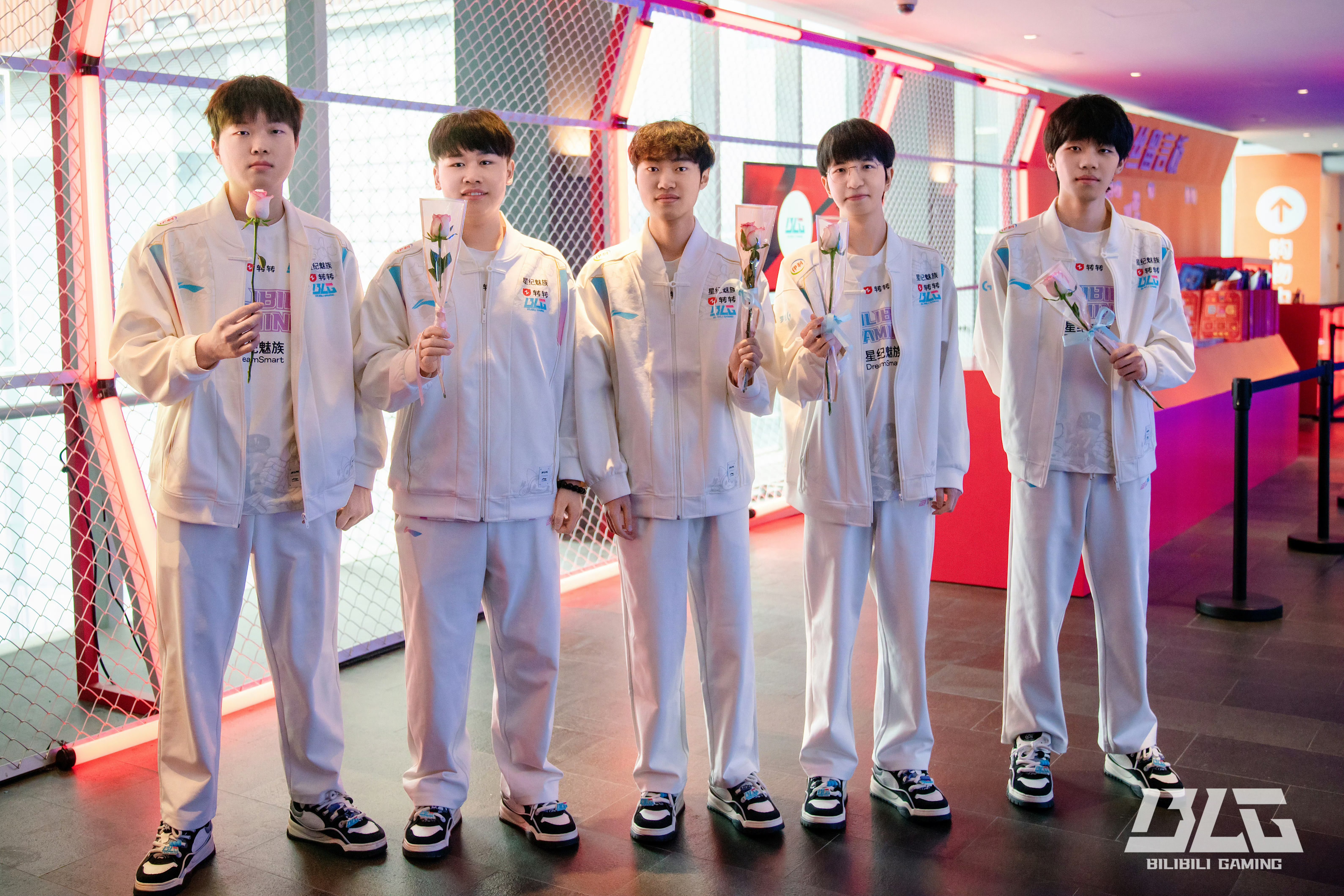 SHR绝杀JDG,Jankos完成史诗逆转焦点之战入围赛,点燃全场激情的简单介绍 SHR绝杀JDG,Jankos完成史诗逆转焦点之战入围赛,点燃全场激情的简单介绍