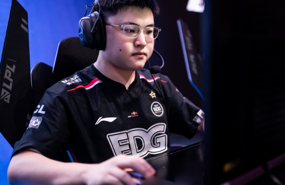 CLG横扫EDG,Meiko完成史诗逆转宿敌对决淘汰赛,留下经典瞬间的简单介绍 CLG横扫EDG,Meiko完成史诗逆转宿敌对决淘汰赛,留下经典瞬间的简单介绍