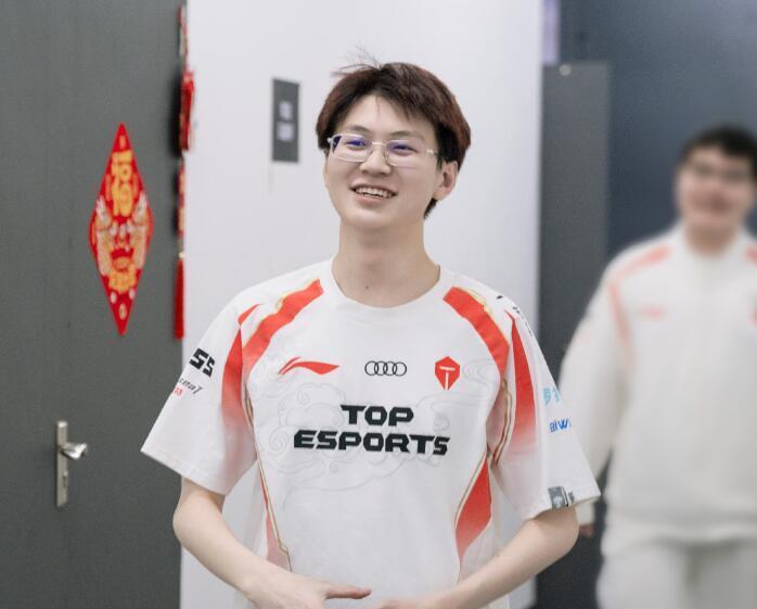 CLG横扫EDG,Meiko完成史诗逆转宿敌对决淘汰赛,留下经典瞬间的简单介绍 CLG横扫EDG,Meiko完成史诗逆转宿敌对决淘汰赛,留下经典瞬间的简单介绍