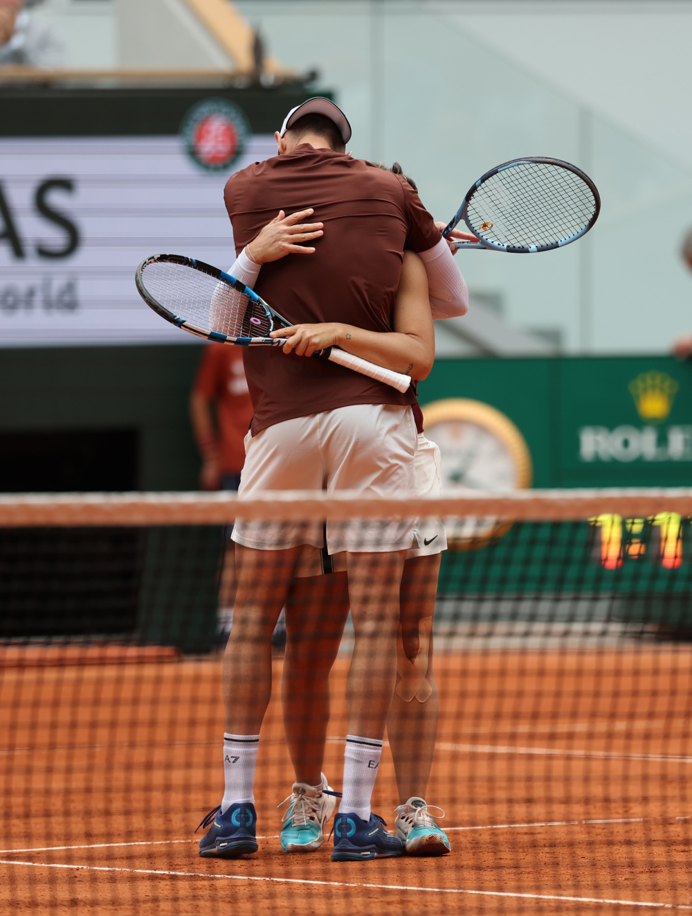 意大利网球队鏖战法国网球队,瓦林卡惊艳世界 意大利网球队鏖战法国网球队,瓦林卡惊艳世界