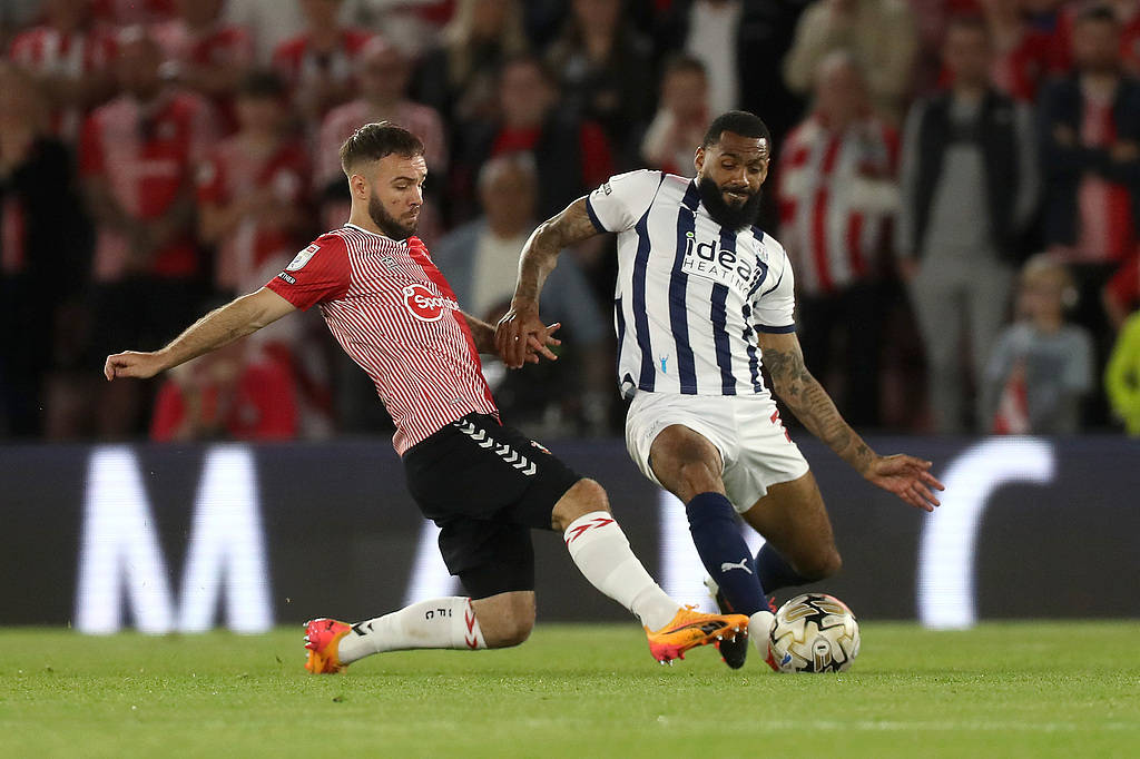 南安普顿客场取胜,球队士气高涨 南安普顿客场取胜,球队士气高涨