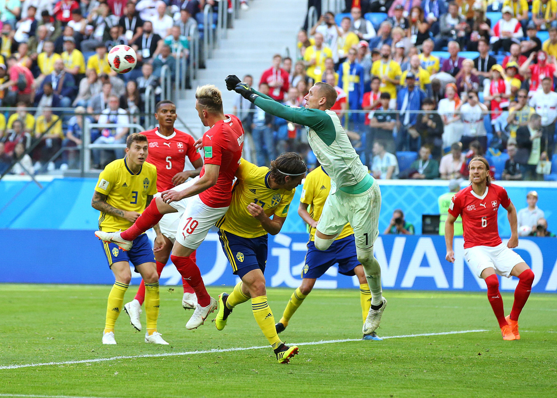 荷兰赢得挑战保持欧洲杯希望 荷兰赢得挑战保持欧洲杯希望