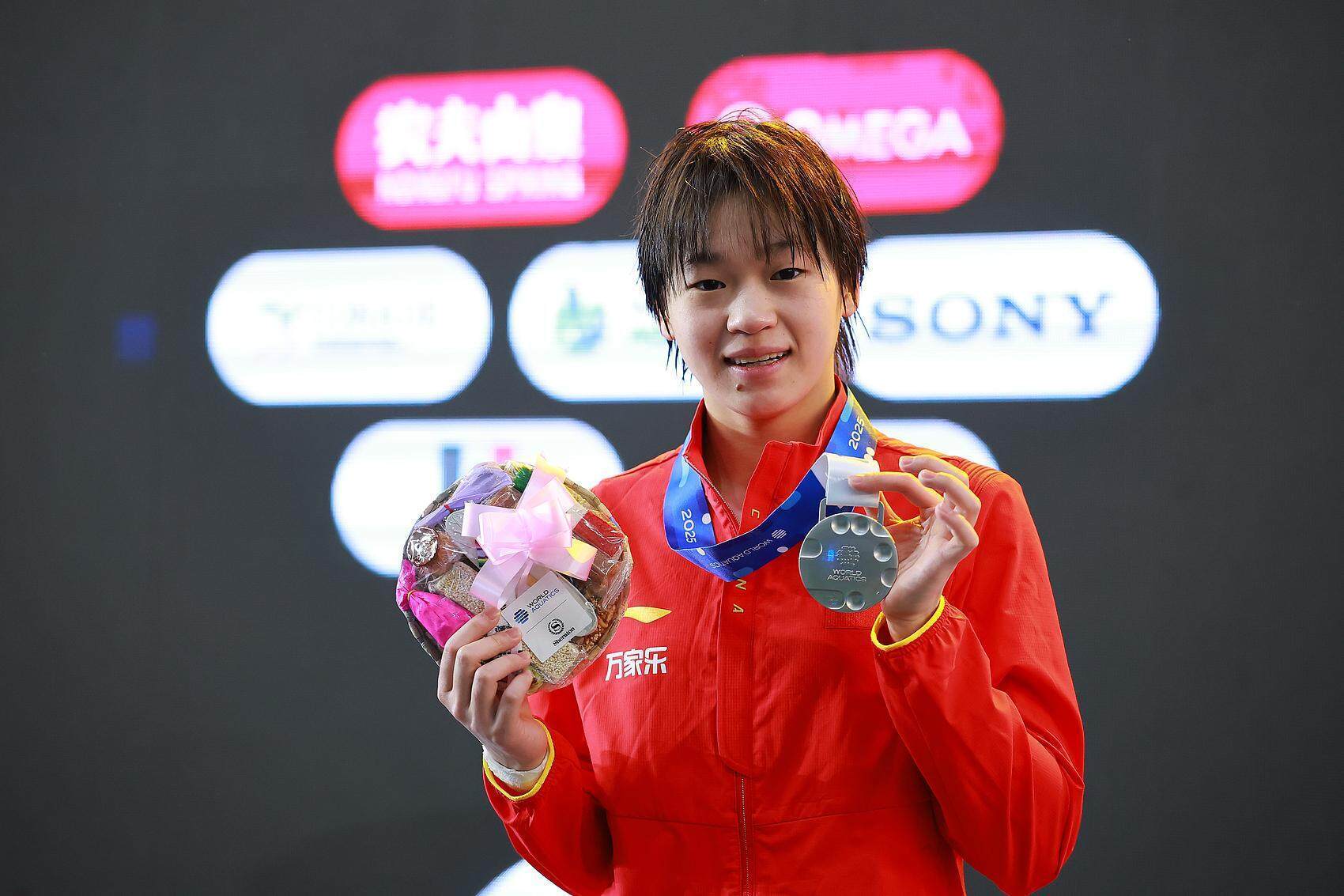 开云体育官方网站-关于跳水女选手实力出击，成功跻身前三的信息