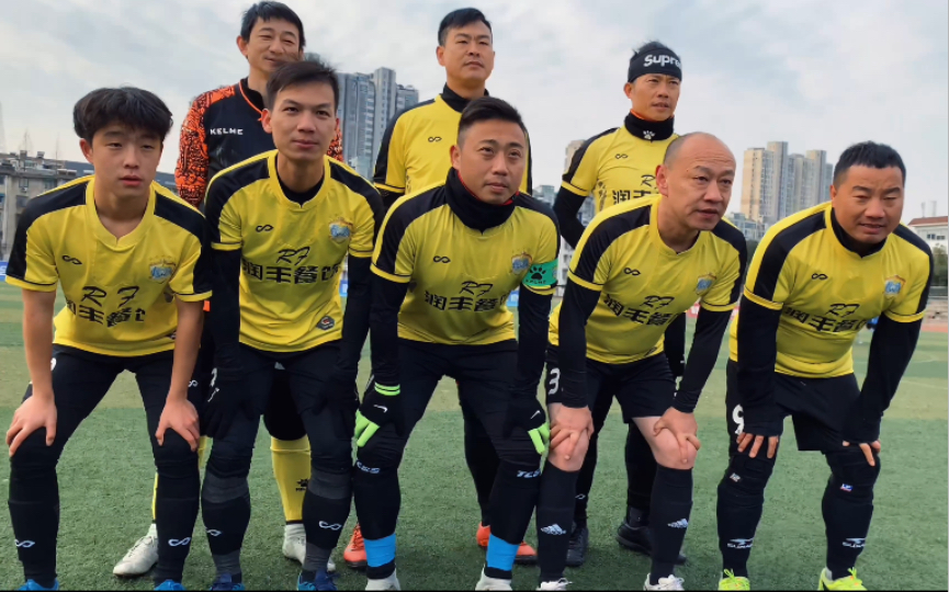 开云体育下载-吉林队主场击败广西战队，晋级八强实力强劲