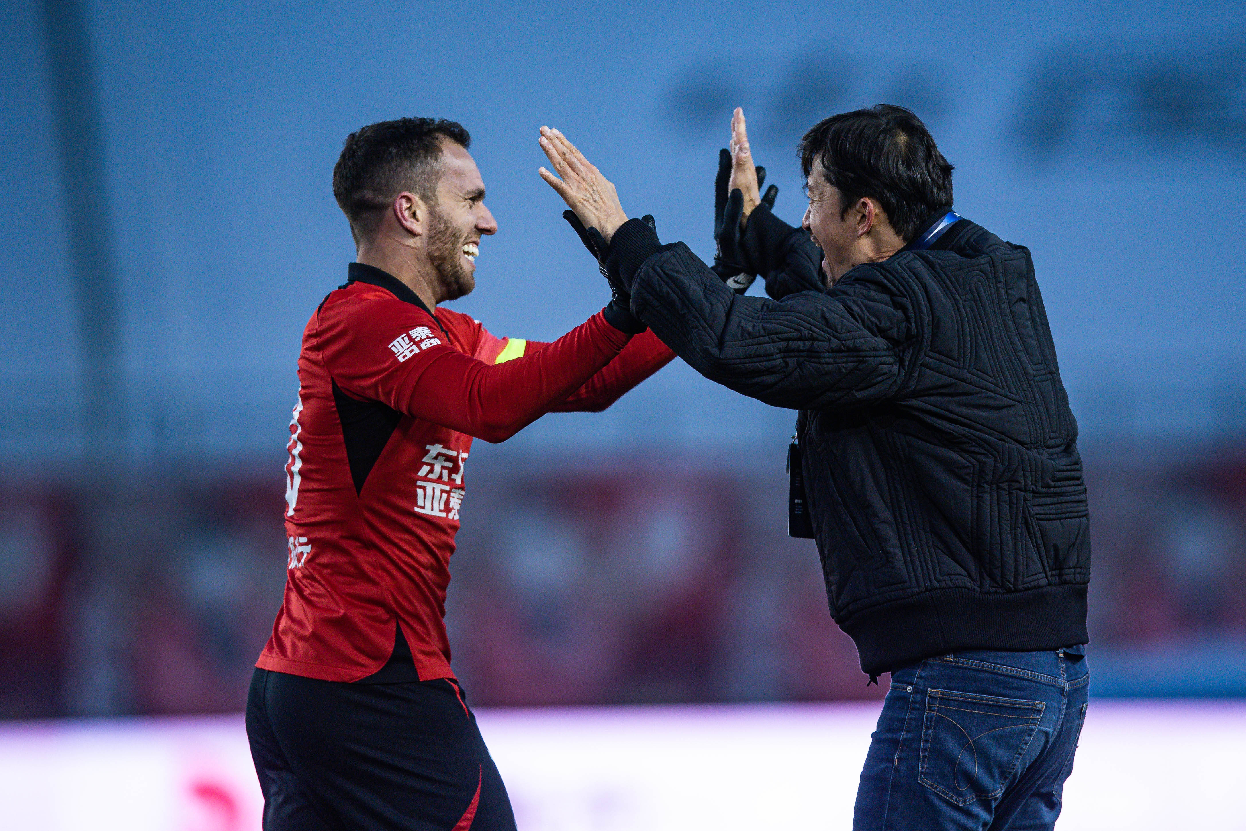 开云体育在线-里尔队员合力取胜，实现连胜