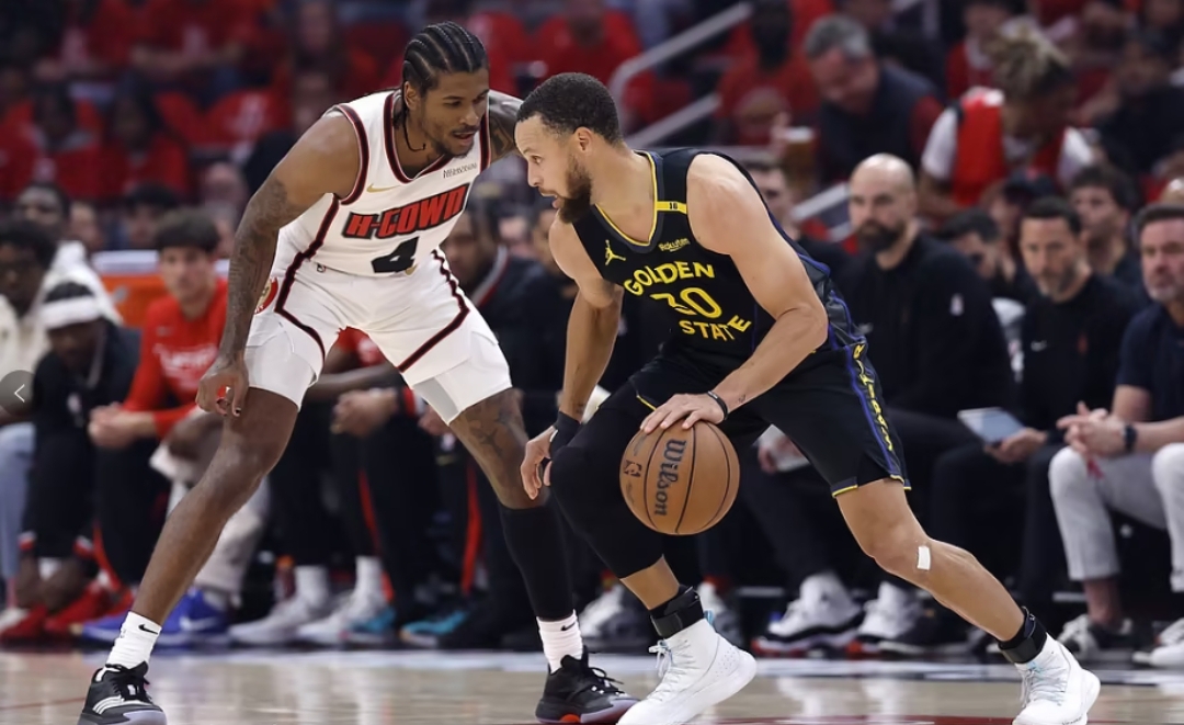 勇士客场连战大胜,雄鹿持续领跑东部赛区的简单介绍 勇士客场连战大胜,雄鹿持续领跑东部赛区的简单介绍