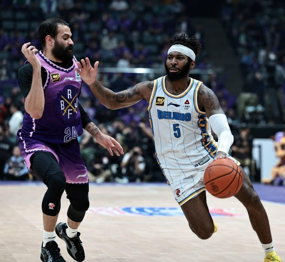 深圳客场战胜北京,闯入前四行列 深圳客场战胜北京,闯入前四行列