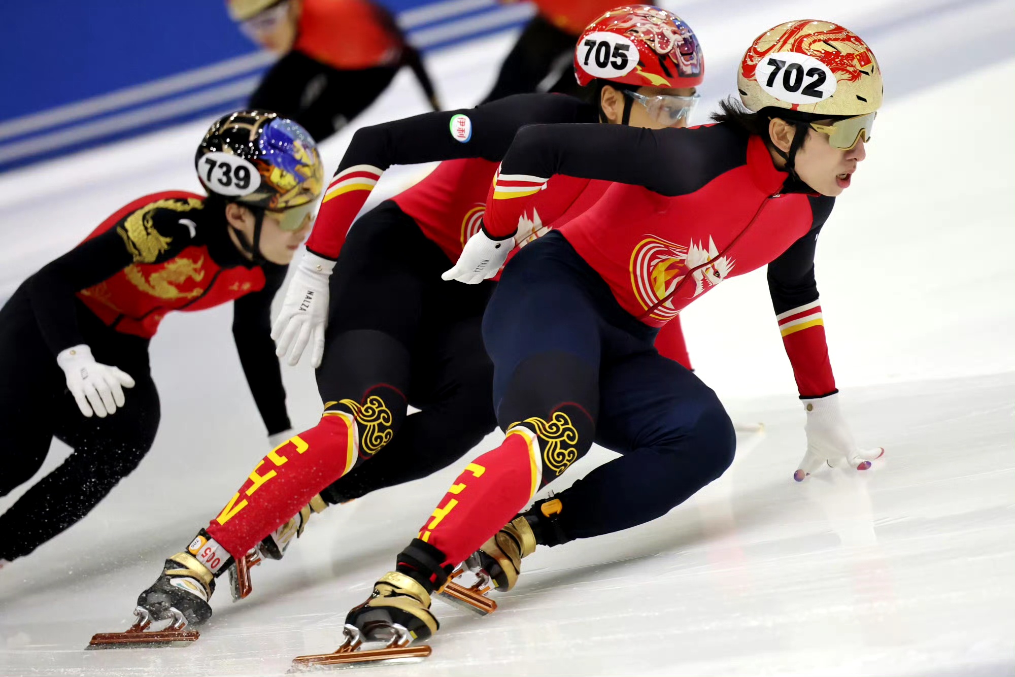 首发球员全力以赴,全力以赴拼搏连胜 首发球员全力以赴,全力以赴拼搏连胜