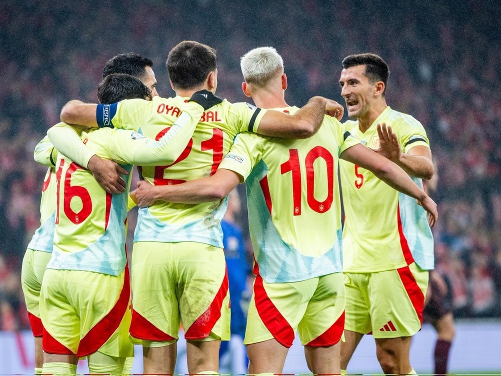 包含AC米兰鏖战丹麦，卡塞米罗扛起全队的词条