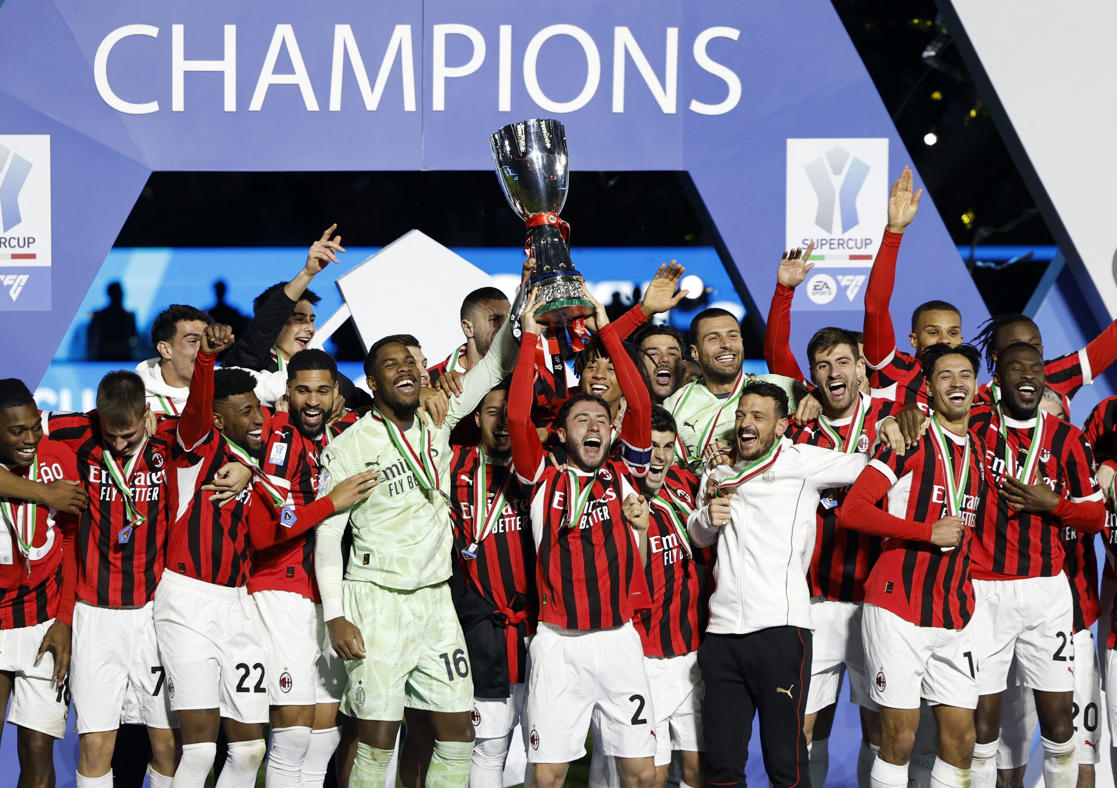 关于墨西哥绝杀国际米兰,迪马利亚高光表现的信息 关于墨西哥绝杀国际米兰,迪马利亚高光表现的信息