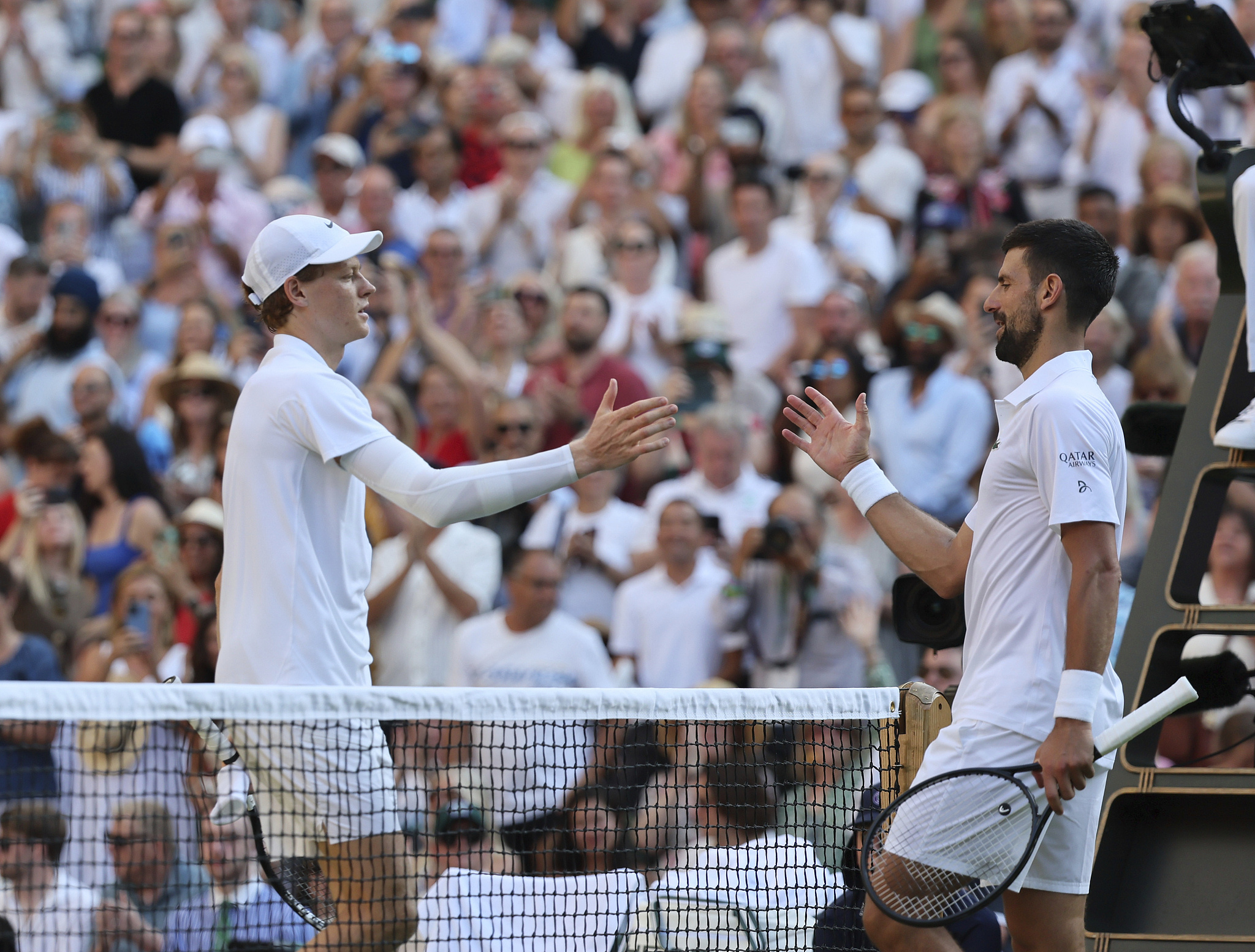 开云足球直播-法网险胜拉沃尔杯，德约科维奇点燃赛场