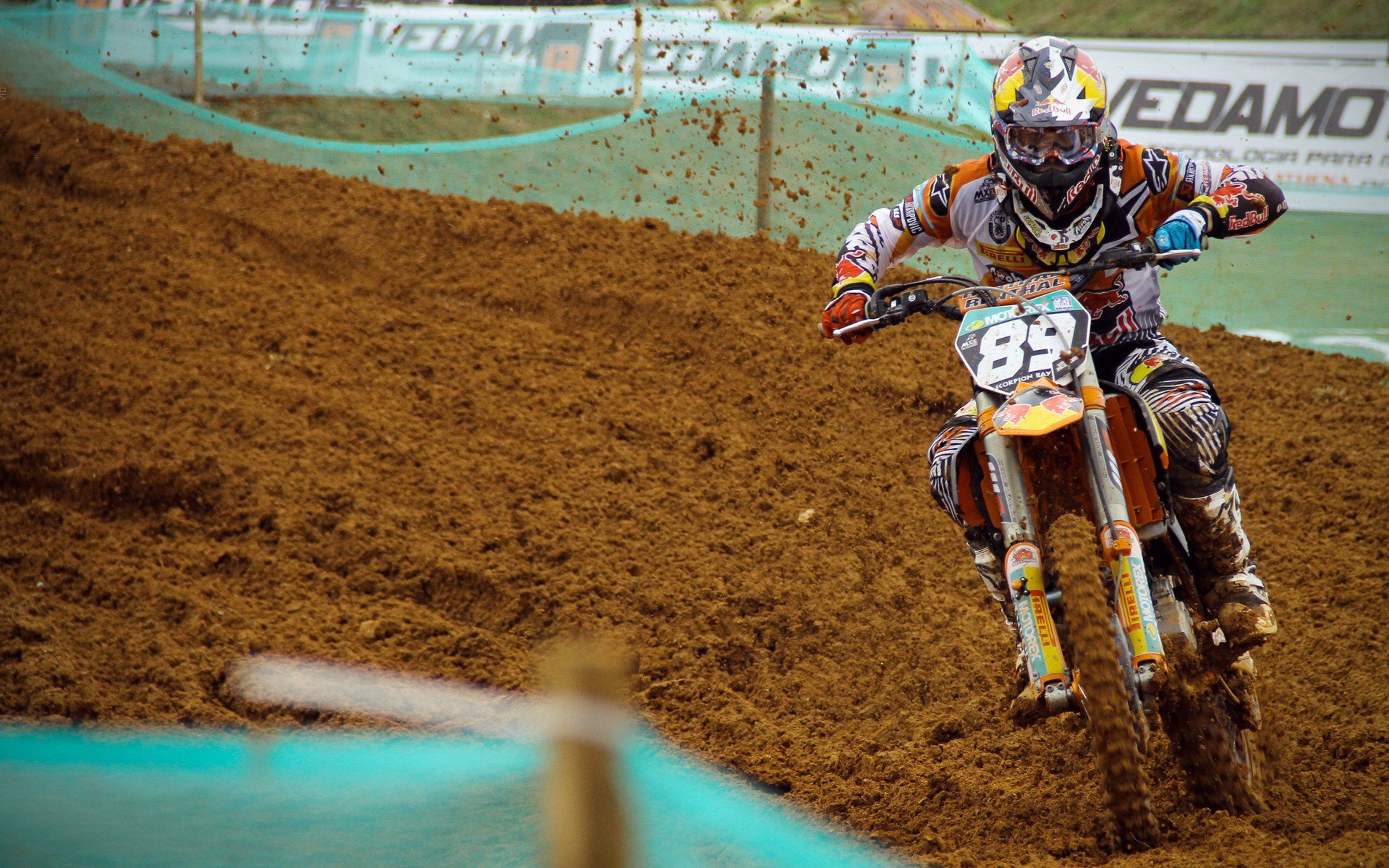 开云足球直播-阿拉巴，当大场面先生遇见阿尔及利亚的钢铁洪流—一场非典型压制背后的足球哲学解构