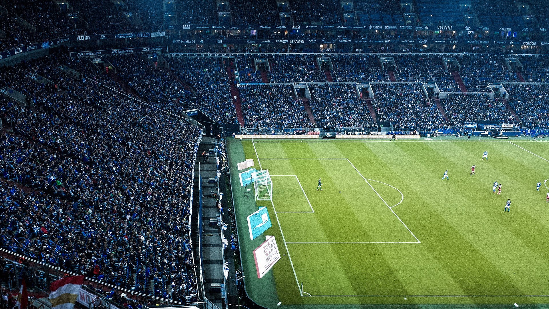 夜火淬炼，米切尔在F1街道赛压力下的完美爆发